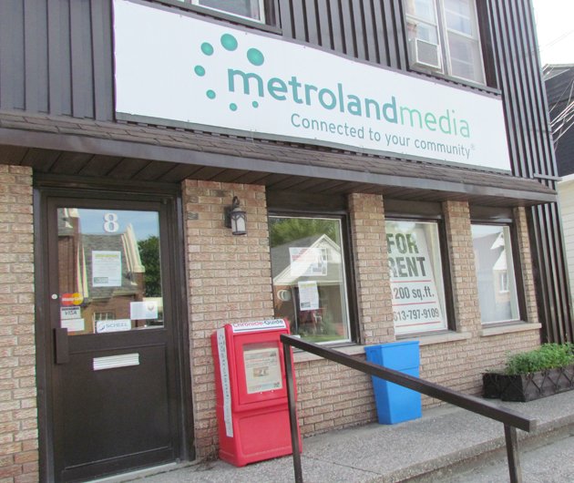 New office, same Review for West Carleton. Arnprior doors close tomorrow, reopen in Nepean ottawacommunitynews.com/news-story/672…