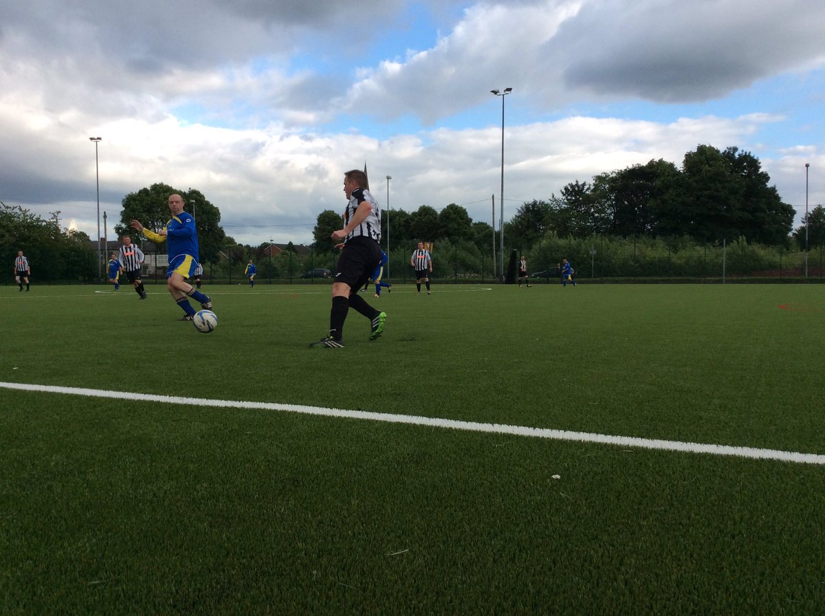 Second half of <a href="/Link4Life/">Yuri</a> Vets League underway and it's currently 2-1 to <a href="/savewardlefc/">Wardle Football Club</a> Vets #VetsFootball