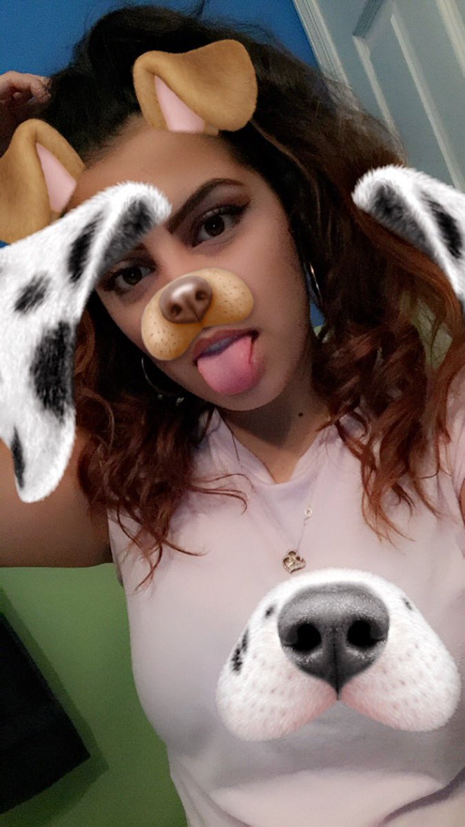 _BossLady95's tweet photo. Who's infront of me π
#ThrowbackToFriday #snapchatfilter #IWasTheOnlyOneInTheRoom #IDontUnderstand #StillCuteTho ππ» https://t.co/hIkJQb2RmI