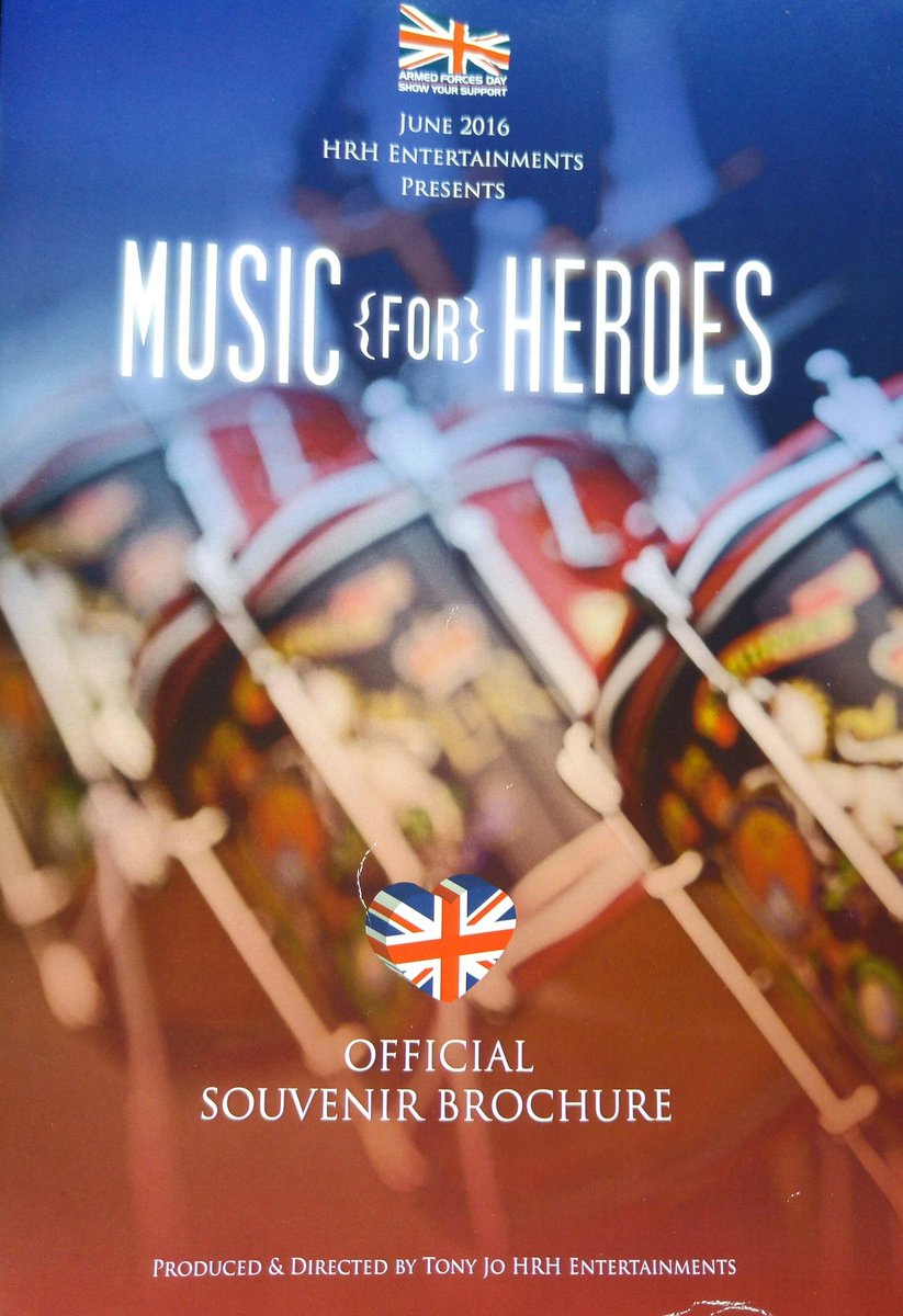 FormerForcesSup's tweet photo. Proud to transport members of @PoppyLegion Standish to the 'Music 4 Heroes' concert in Blackpool. #FormerForces https://t.co/uR2iBIz7UU