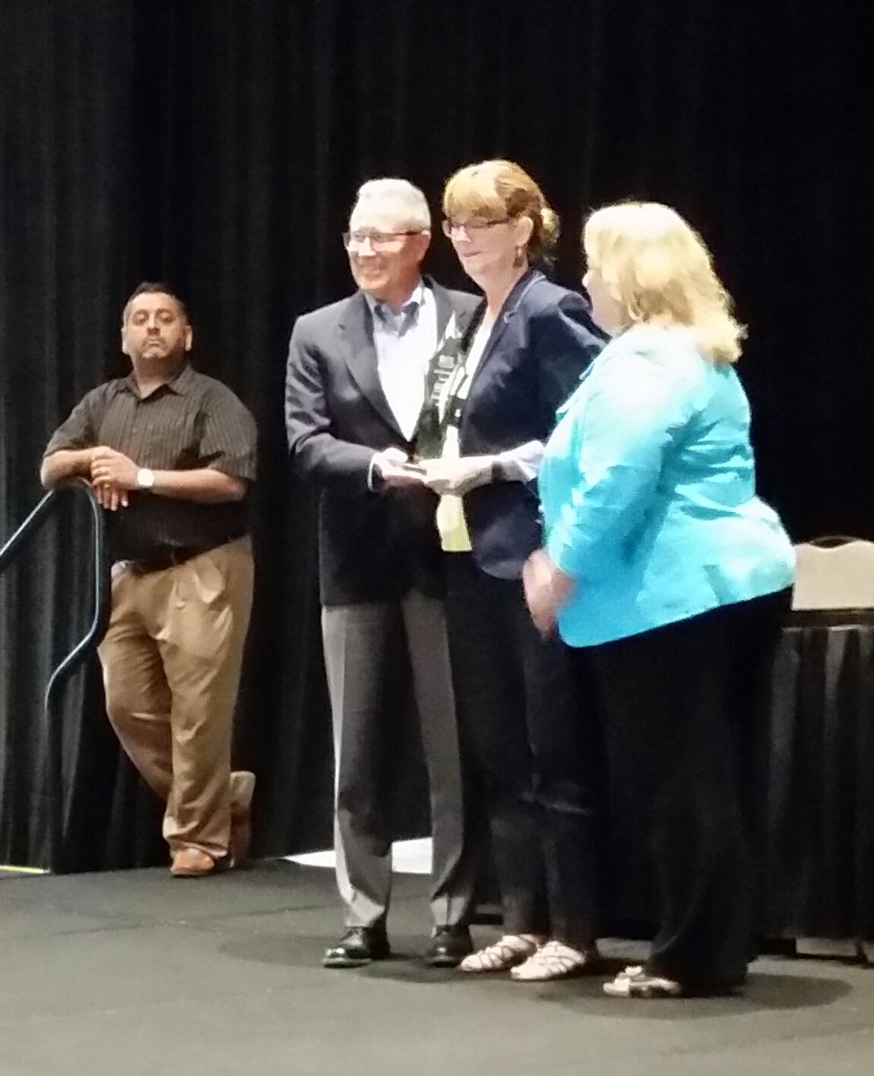 Cook_Mary_Ann's tweet photo. #SITE2016 Prestigious Henry C Drewes Loyalty Award-Congrats #Statefarm Tammy Alsene - giver and innovator! #cpcu2016 https://t.co/tH2NhoUebc