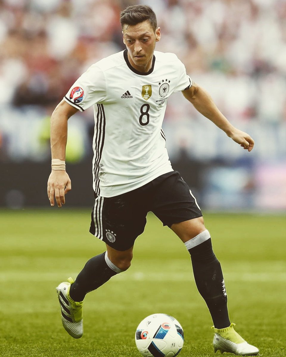 M10's tweet image. Deserved win! It was our goal to win the group and that&apos;s what we did!⚽👌🏼😎 #EURO2016 #GER #ViveLaMannschaft  #NIRGER