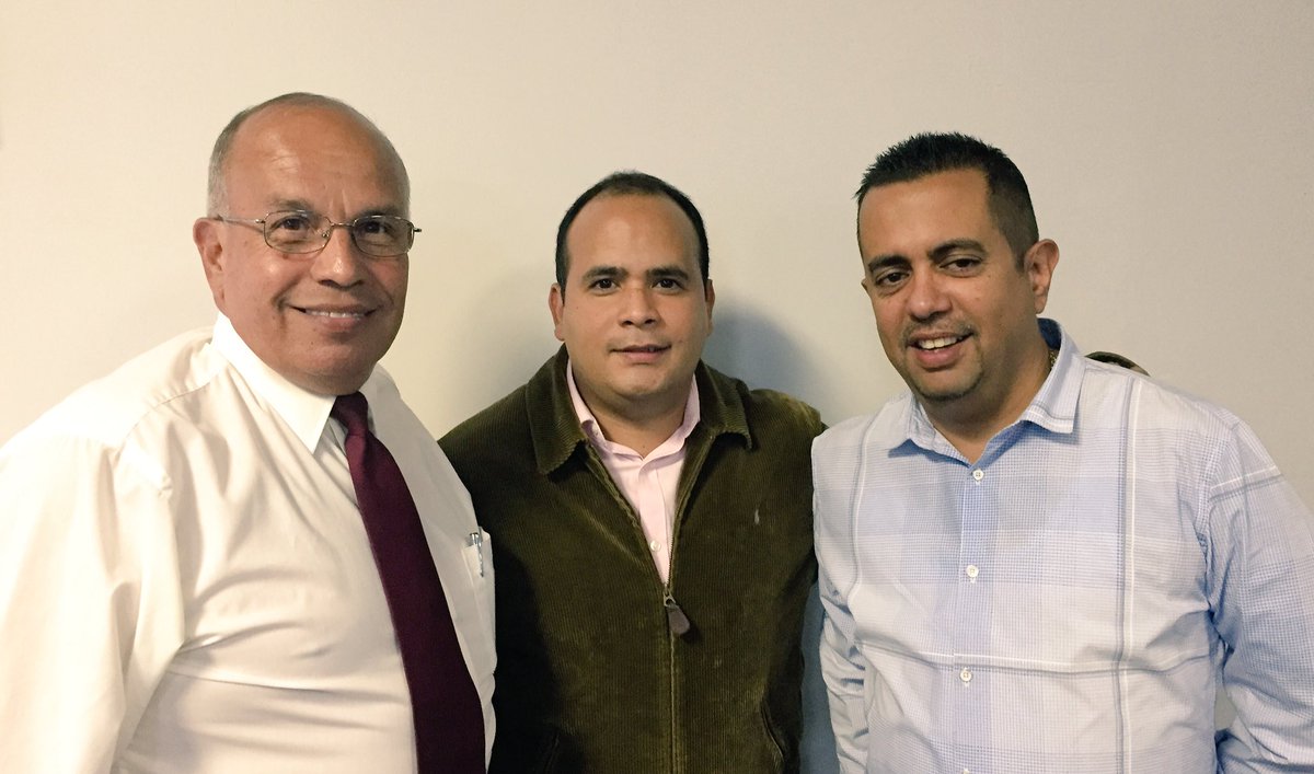 Nilsaalvarez's tweet photo. P. Luis just recruited pastors from Weston for NTD. #LeadRight2016
#TeamFL 🌴✨ https://t.co/v4B6ahVaDL