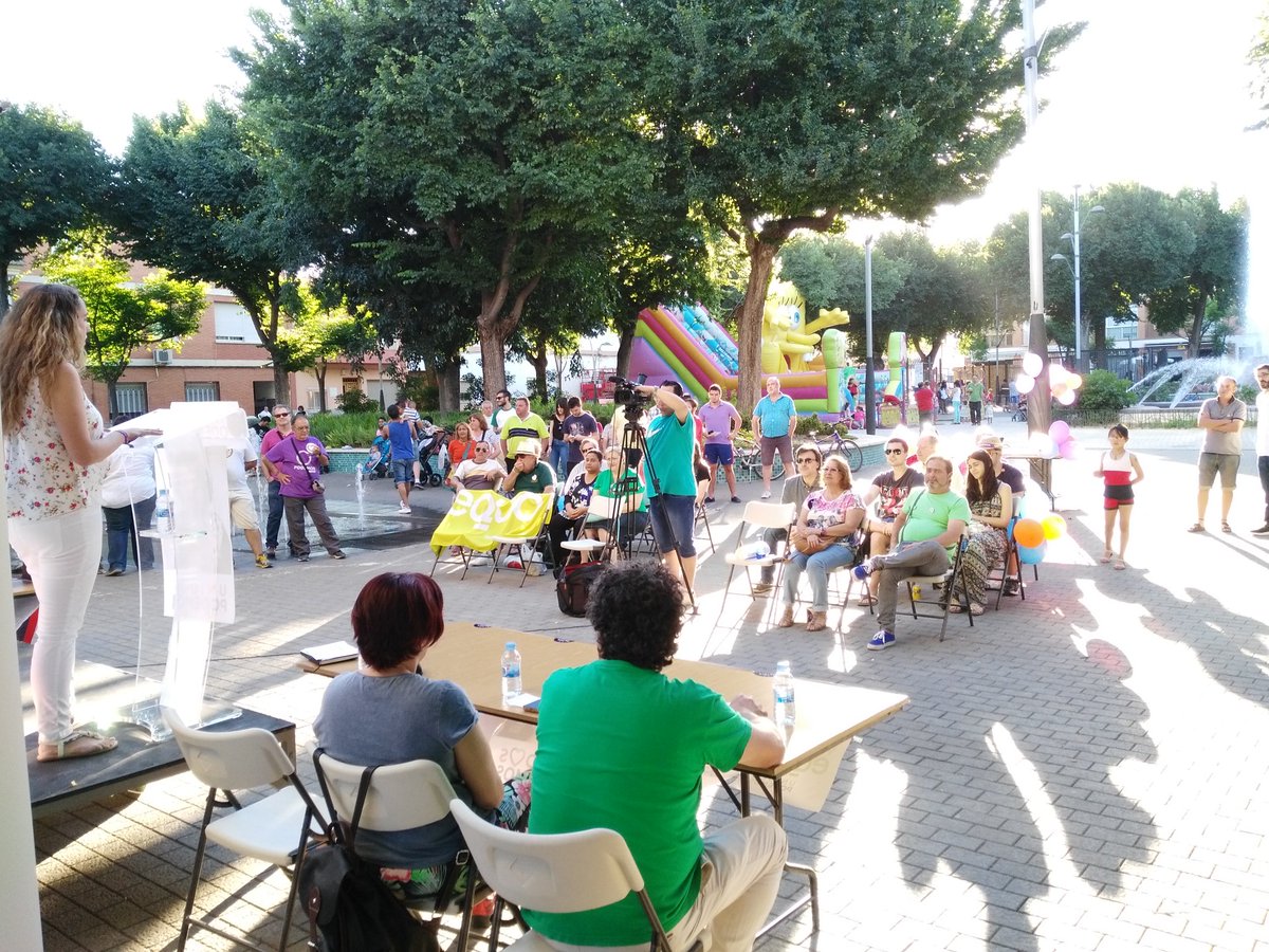 IUMiguelturra's tweet photo. Comenzamos el acto en Miguelturra!! #LaSonrisaDeUnPais https://t.co/18UlDISxW1