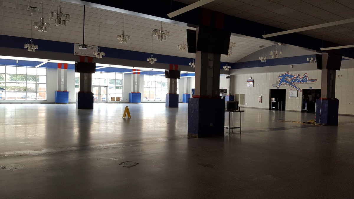 JFBHSRebels's tweet photo. Can you recognize this place without the furniture? #summercleaning #rebeldining https://t.co/QSLbA6coM0