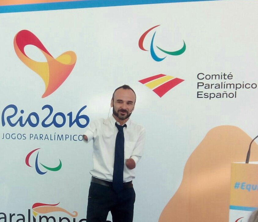 RicardoTen_'s tweet photo. Día de emociones presentación de la ropa oficial de @Luanvi los @Paralimpicos están #EquipadosParaRio
#SeSalen https://t.co/8ZMFApXmw6