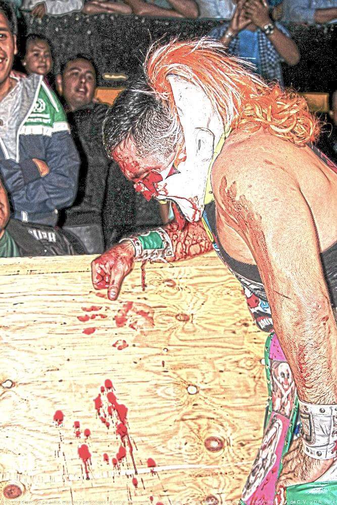 senoritasdclown's tweet photo. Con estas luchas sufrimos mucho😭 @Psychooriginal @CarlaDagaGirl @PaauBebe https://t.co/lAIjj6OW3q