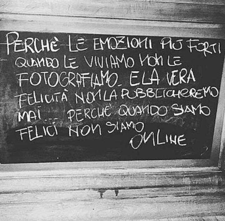 LetiziaC_99's tweet photo. "Quando siamo felici non siamo online..." https://t.co/HWkOFqLqqG