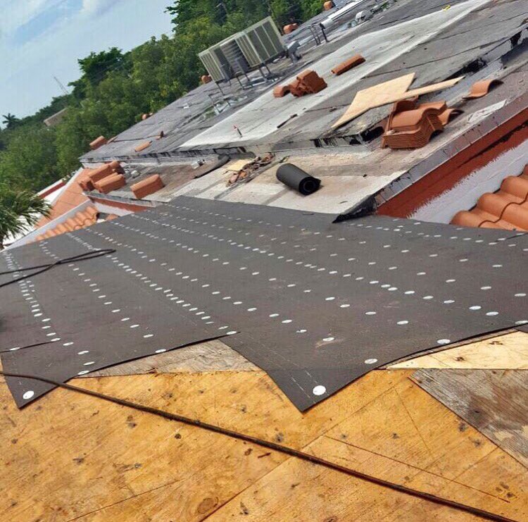 30 lbs felt paper with TCaps / 1st phase to make the roof water tile #Roofing #Construction #Repair #Miami