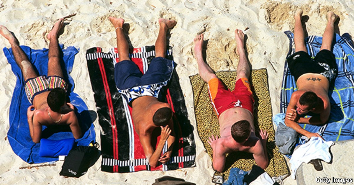TheEconomist's tweet photo. How to avoid sunburn, and still get a tan https://t.co/KFam9mT05w https://t.co/idyl8nPW5b