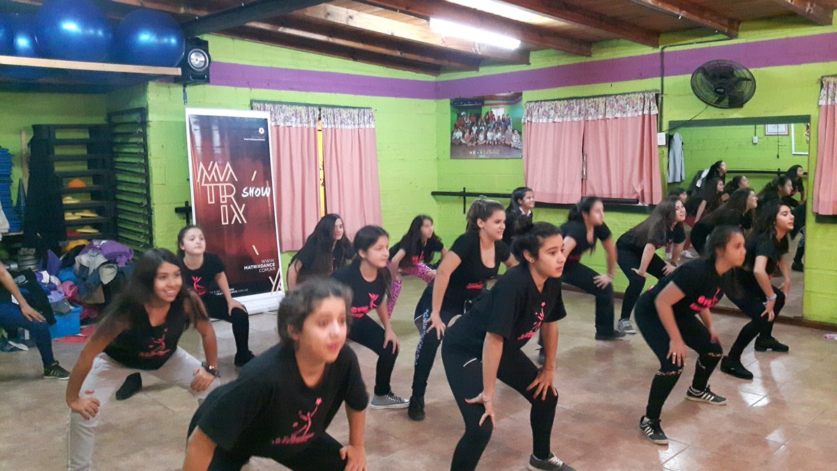 MatrixDanceShow's tweet photo. Ensayando para las Selectivas Matrix Producciones !!! Nos vemos en septiembre !! #matrixshow #matrixdance #rosario https://t.co/wBqCoEUXTw