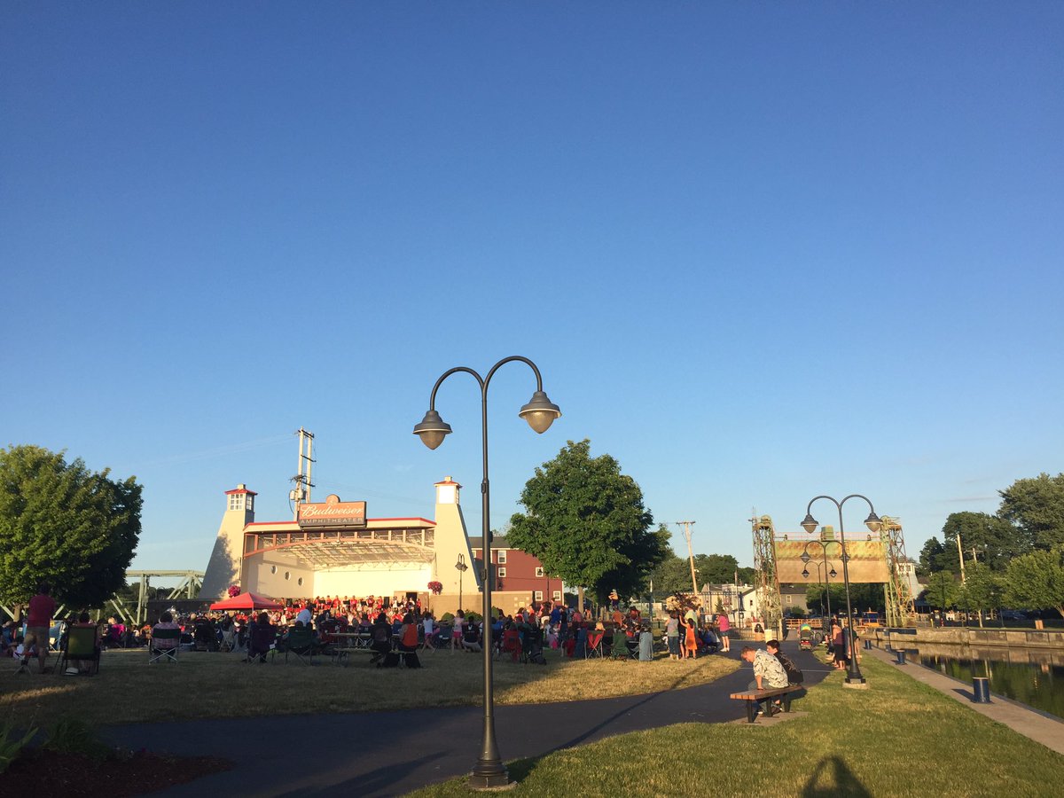 nymetfan3157's tweet photo. @JimCantore Baldwinsville NY concert @ Paper Mill Island. #Lock24 #Eriecanal https://t.co/aFMmaIfwfh