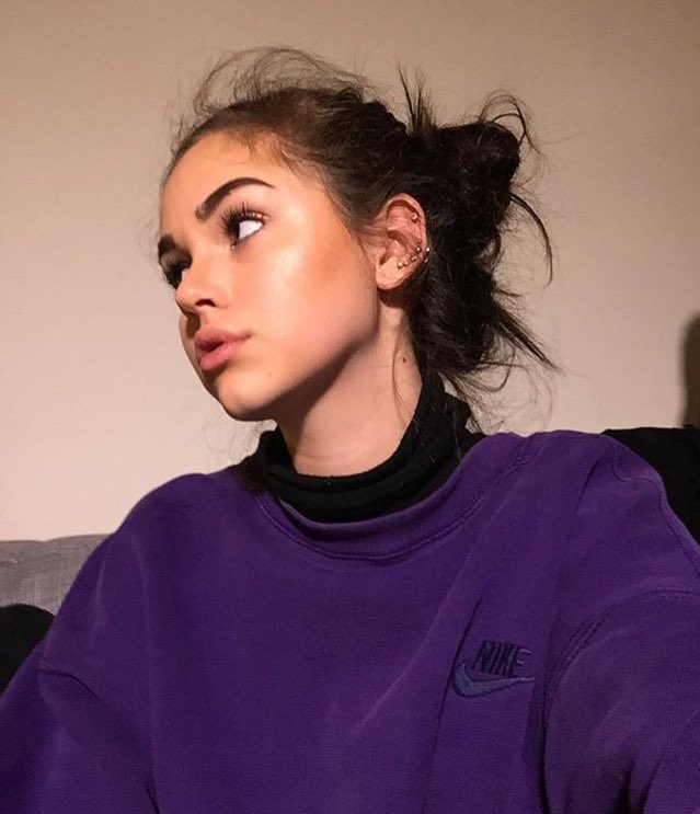 Bella✨ (@__sweaterpaws) on Twitter photo 