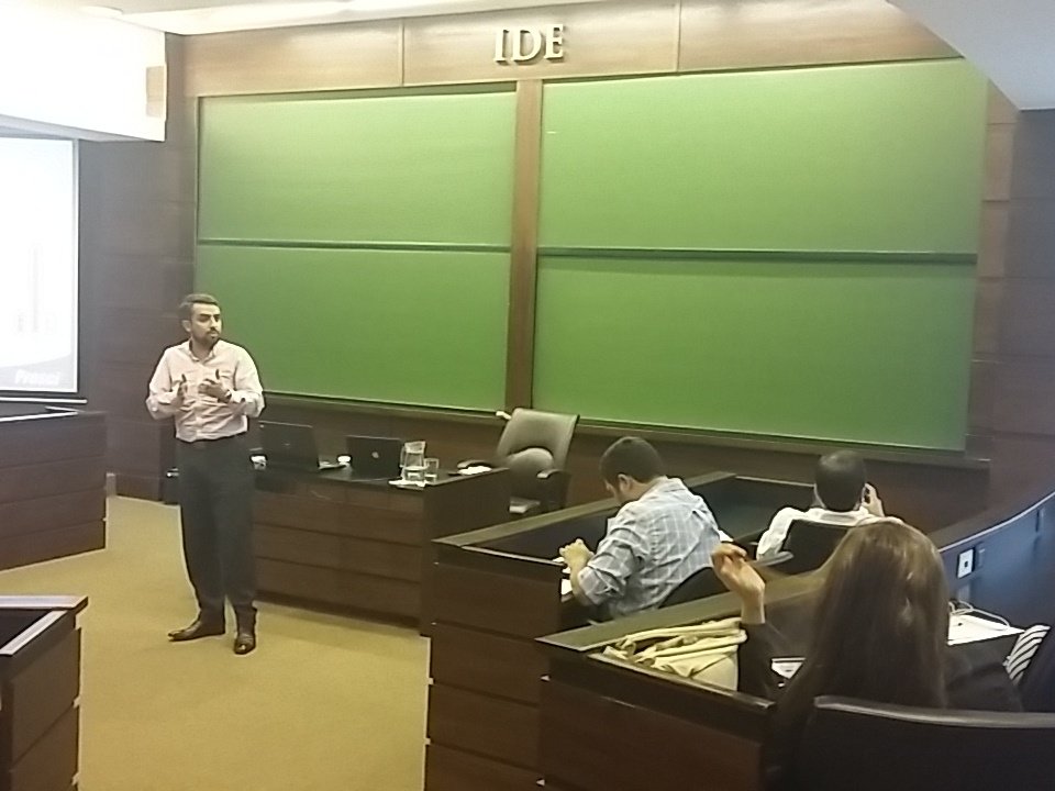 IDEbschool's tweet photo. Las estrategias de gestión de cambio se deben implementar a lo largo de todo el ciclo del proyecto. #IDEContinuidad https://t.co/OQKOn9Mbb2