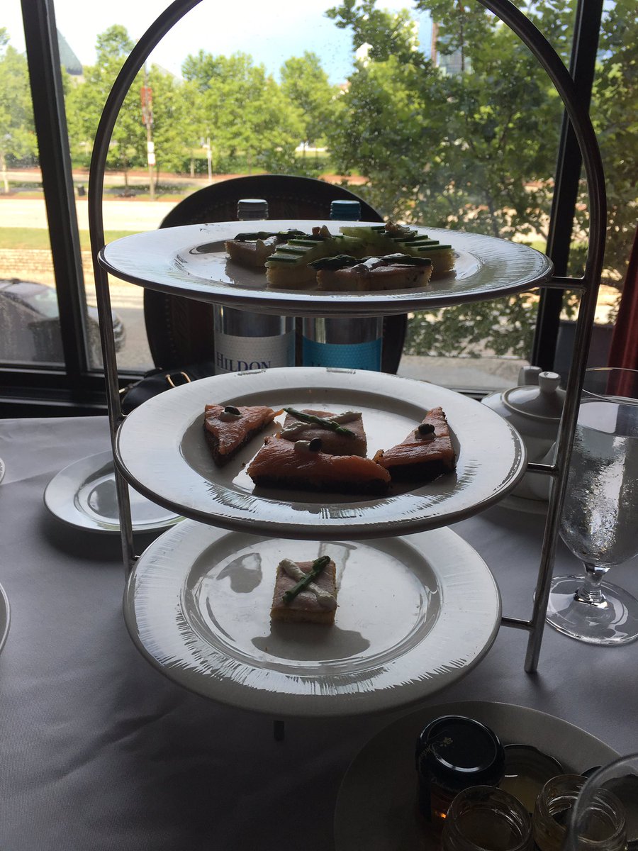 aprettirose's tweet photo. Afternoon tea https://t.co/GYqQUzXJ1c