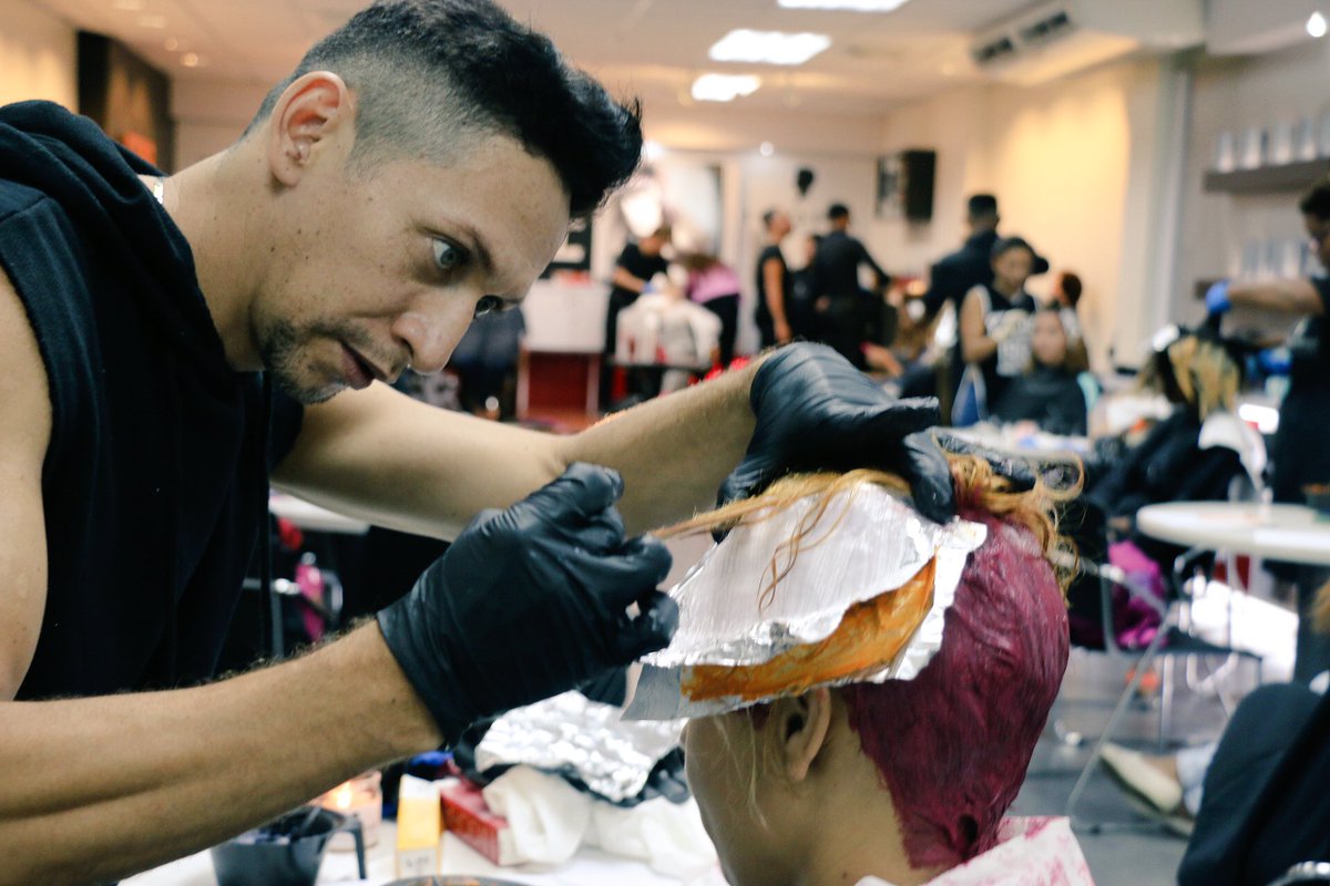 MegaTechPanama's tweet photo. Construye confianza y potencializa tu carrera en #askacademy de schwarzkopf international  pic. #megatechpanama https://t.co/RsN59WpbV8