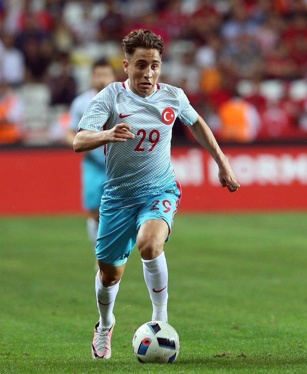 nansishane's tweet photo. Çek'leri devirdik, yarını bekliyoruz! Maç sonucu: Çek Cumhuriyeti: 0 Türkiye: 2 #tur #euro2016 #turkiye #nansishane https://t.co/XUCncQoyE9