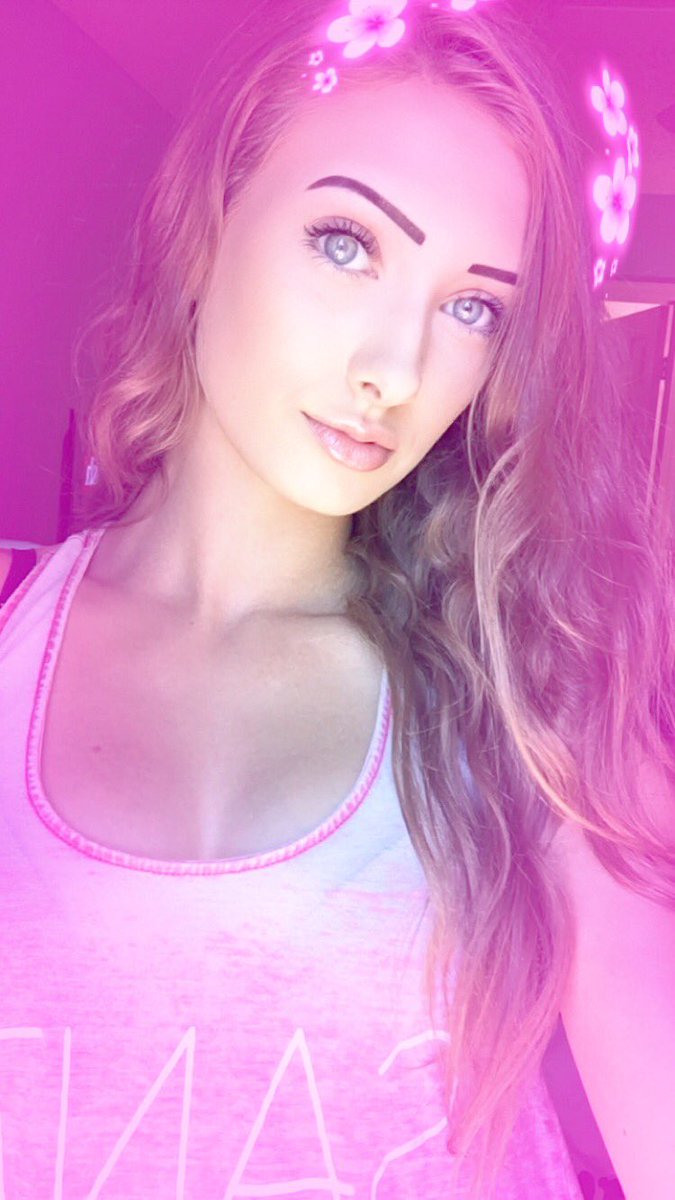 juliaboat's tweet photo. rare sighting of me w a snap filter 👻 https://t.co/YtDw1yolOe