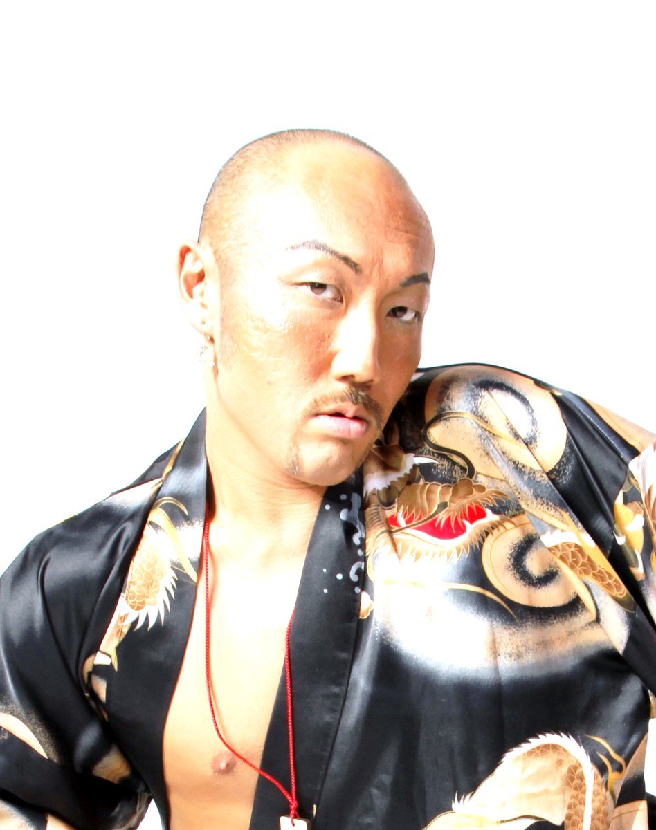 やすちん おベガス！深夜リハーサルでした！練習前、やる事たくさんで一人