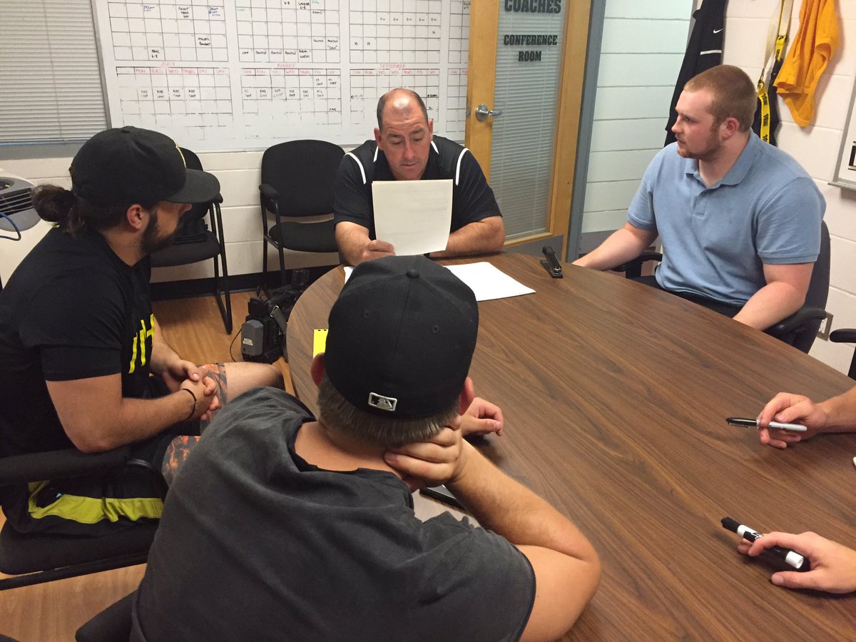 DarrenStevenson's tweet photo. .@WlooWarriors football coach @bertwarriorfbal meeting with his leadership group today. Training camp starts Aug 13. https://t.co/tvrUQEphJD
