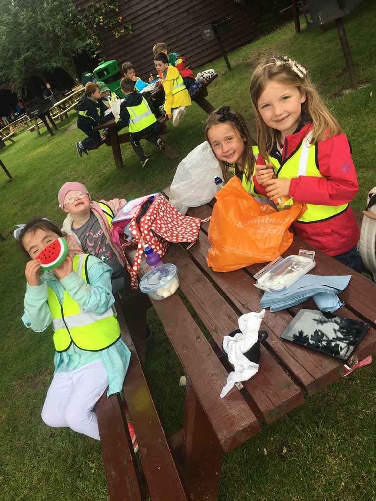 primary_2b's tweet photo. We enjoyed our lunch at the picnic benches! https://t.co/1zKpM4Uujl