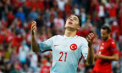 Seven sevdiğine Emre Mor'um desin.