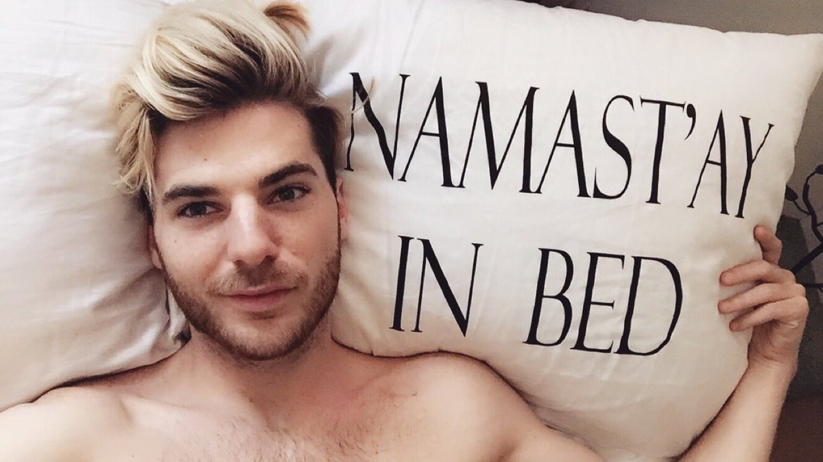 BeauxxBombshell's tweet photo. Yea I think so 😘 #boyinbed https://t.co/Tes6U32Cro