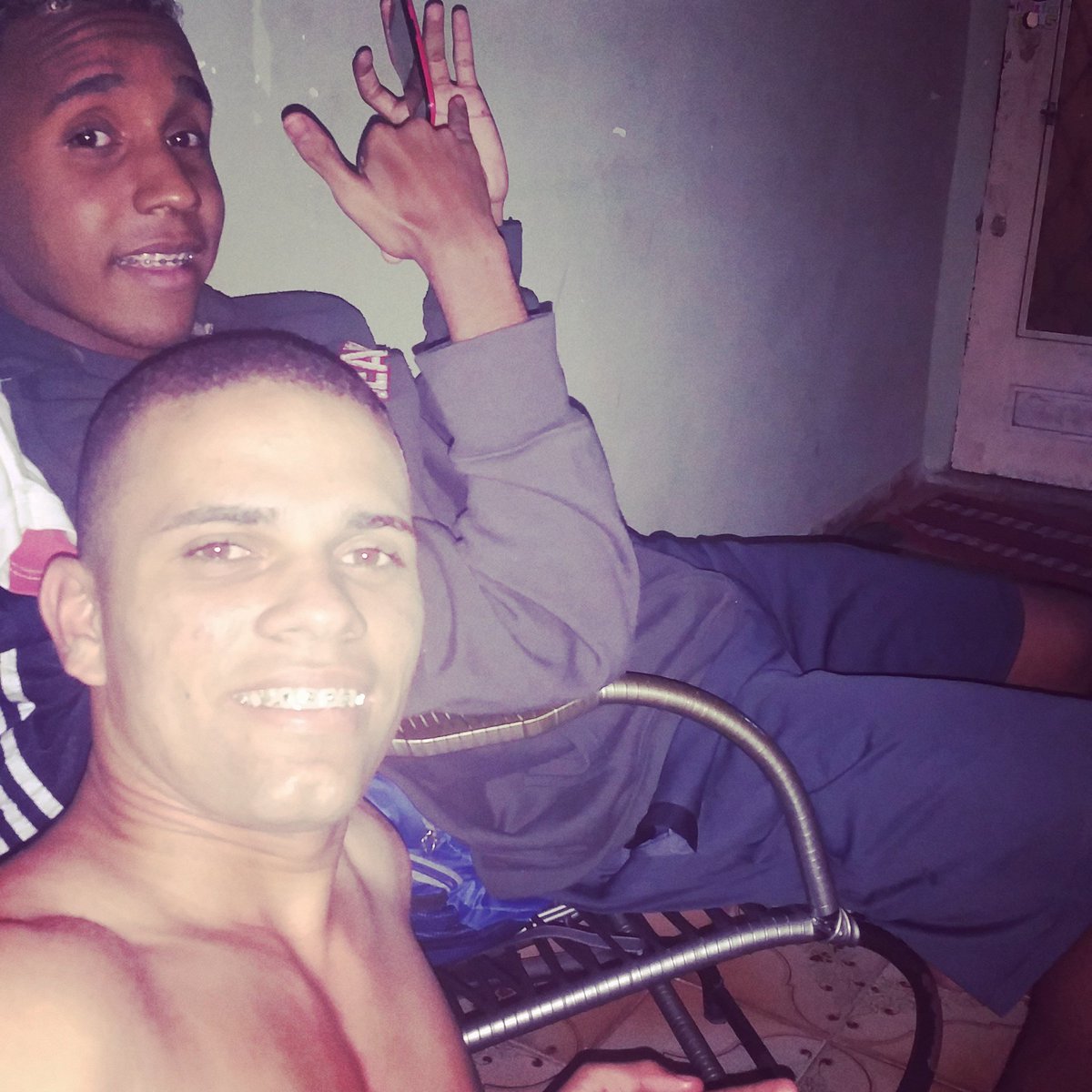 Domastor3's tweet photo. Tá eu e o mano khalifa https://t.co/CIPEfq67Xg