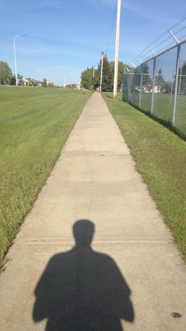 caden_nelson_'s tweet photo. J'ai marché autour de Sexsmith #soleilbienvenu #monweekend https://t.co/9nf33akxmx