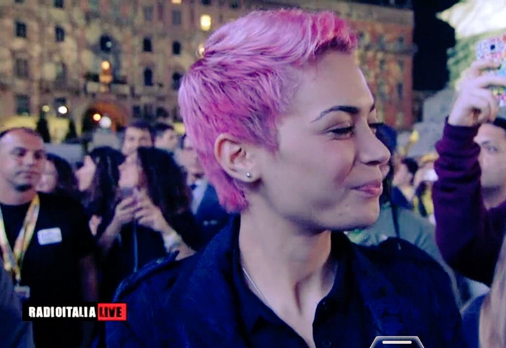 jhskd_'s tweet photo. Poi per una sera che esci ti perdi questa meraviglia. Ah. Ok. #rilive https://t.co/H2fYE5tb9j