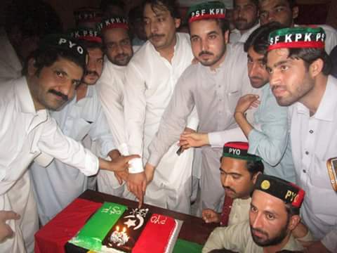 PSFKP's tweet photo. #PSF and #PYO pays tribute to the Brave and fearless leader who died for Pakistan.
#HappyBirthdaySMBB
@SamiKhanKp https://t.co/0HCBXhMxrx