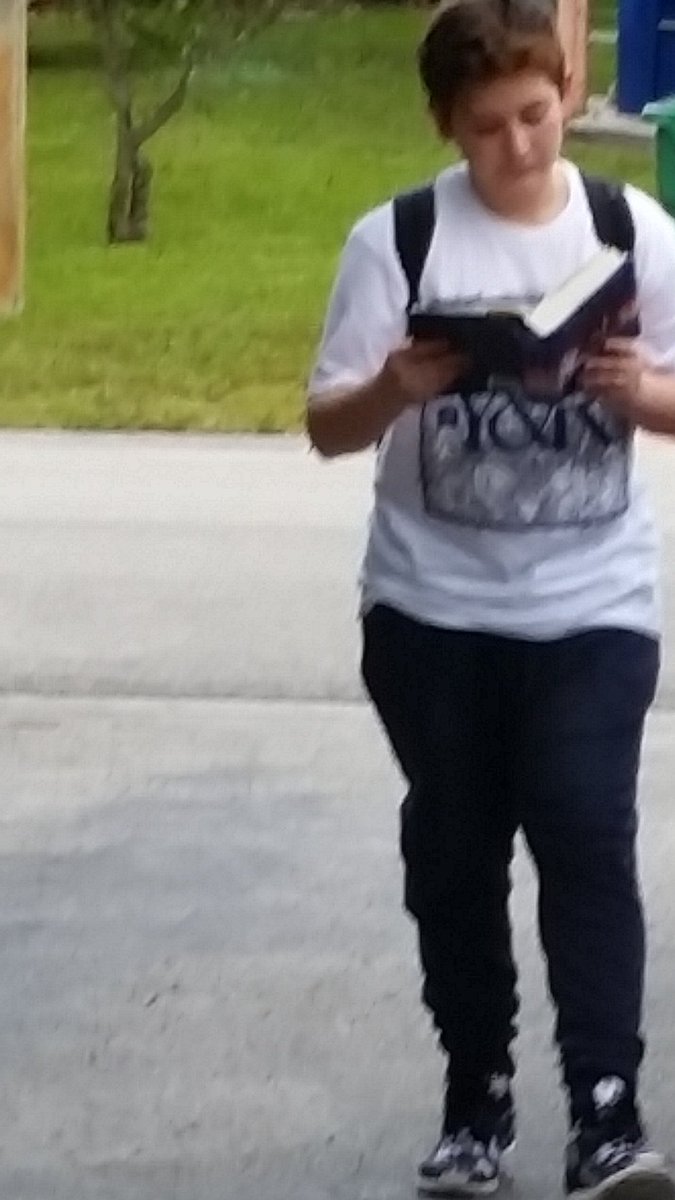 EMontelione's tweet photo. Have. To. Get. To. The .End π#walkandread π @camphalfblood https://t.co/qo4RyGCLJz