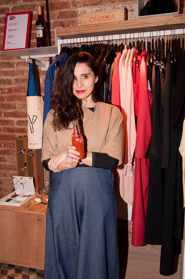 . <a href="/CampariARG/">Campari Argentina</a> presenta #HappyFashionHour: <a href="/onirikacouture/">ONIRIKA</a> #Youth <a href="/GarciaJesz/">Jesz García</a> facebook.com/aymag.aymag/ph…