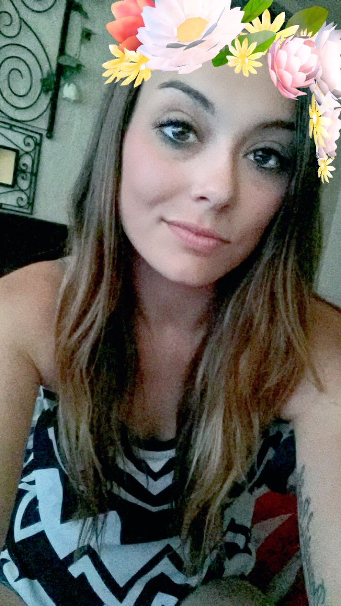 Cedes161's tweet photo. Typical white girl selfie 😍💁🏼 https://t.co/9bsyBvBk7d