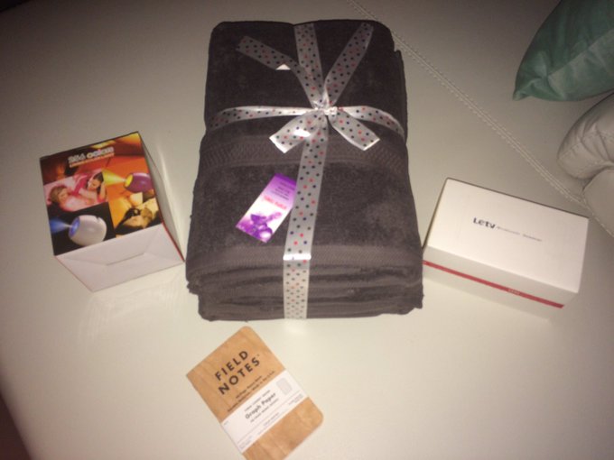 More gifts. *good boy* 🐷🛍 https://t.co/f4MKu6W4p9