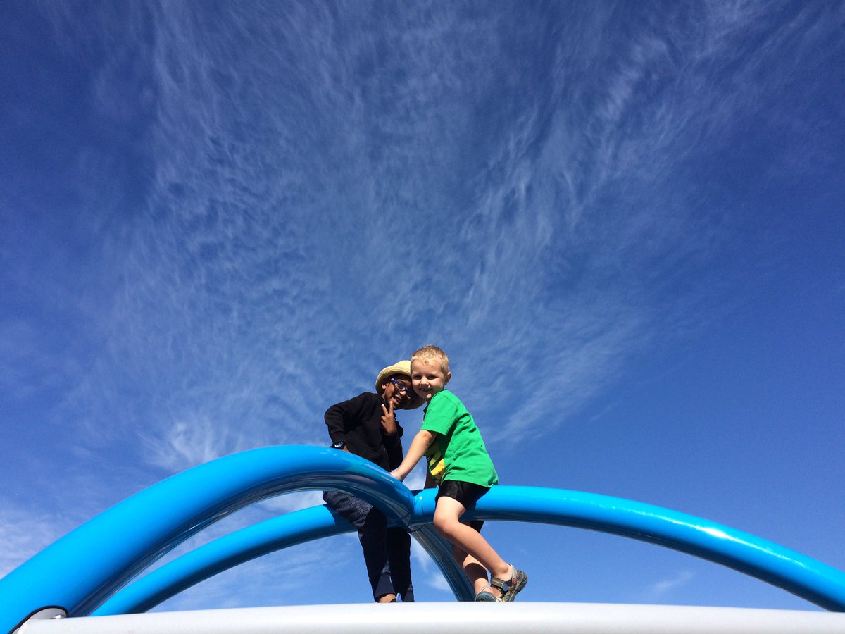 144_room's tweet photo. A Sky high friendship! https://t.co/ImKV3kv6VO