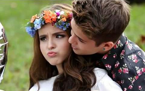 Isa_gotica's tweet photo. @Sessãodefotos 
#jolari
#ajolariana😍 https://t.co/lDjSor7N3K