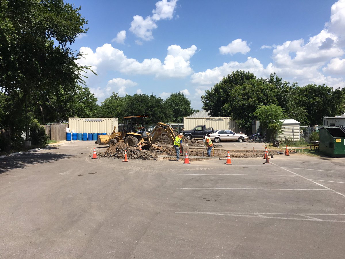 PinthousePizza's tweet image. PARKING: Please note that we'll have construction going on today and the next few days in our back parking lot.