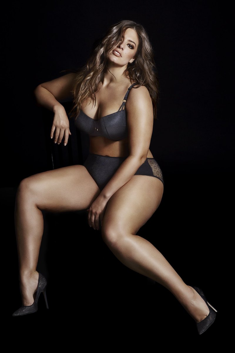 AdditionElle's tweet image. Sexy for everyday in every way. 💋 Ashley Graham's new Essentials collection is here! #iamsizesexy #ashleygraham