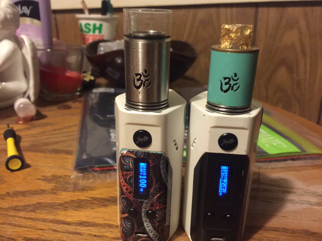 justin_Sevo's tweet photo. Changed my color to blue screen #Vape #ecigs #cloud #vapefam https://t.co/TXl8NZZ96P