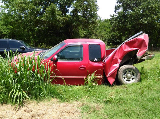This is from my wreck on Friday morning. https://t.co/sqzpw54VC9<a href="/tag/newprofilepic"class="tags"><span>#newprofilepic</span></a>