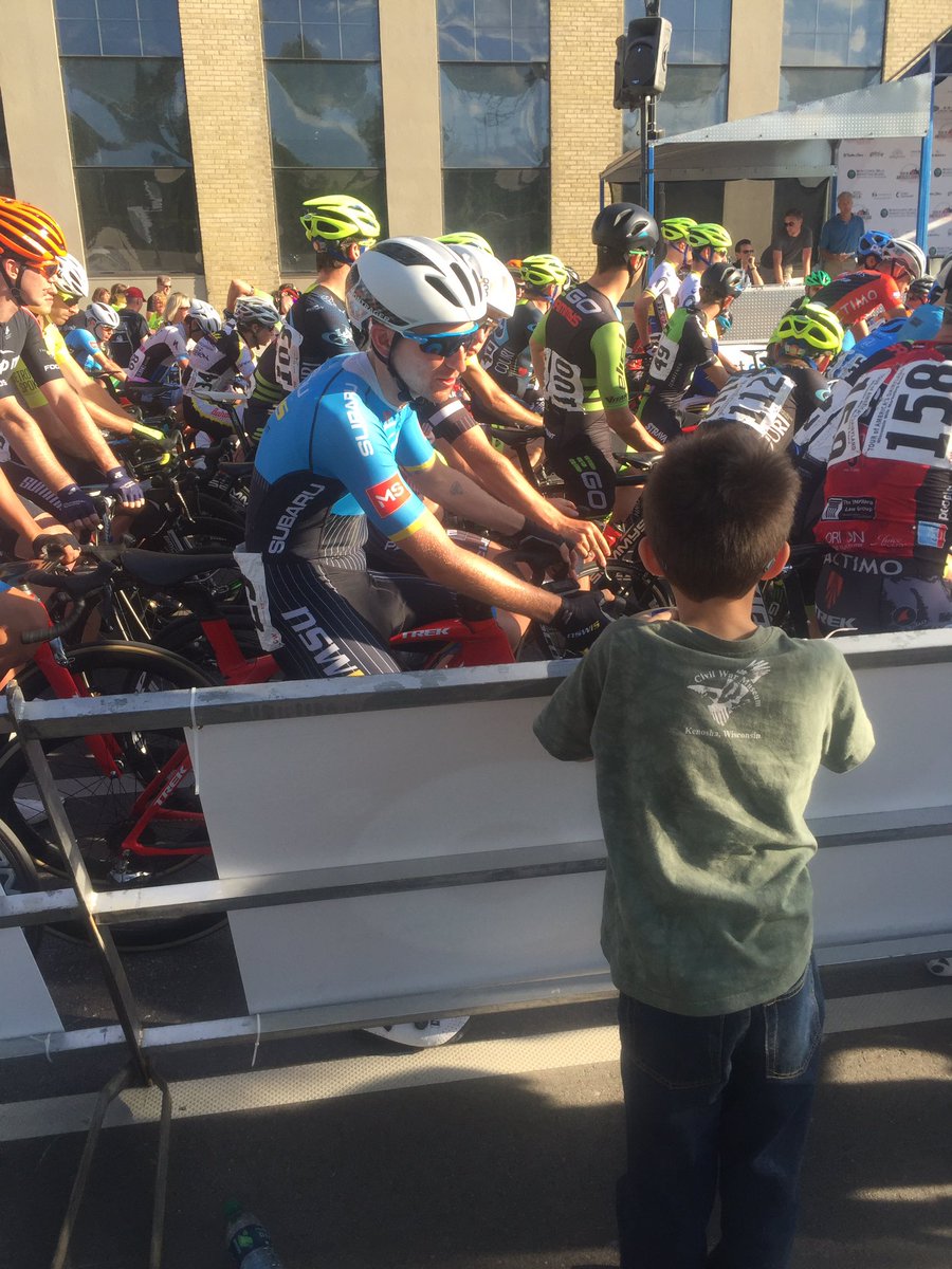 NSWIScycling's tweet photo. Always got time for the fans @nathbradshaw #ToAD16 https://t.co/PqQdOpKSYH