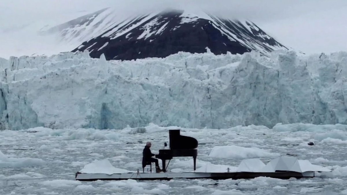 abc7newsbayarea's tweet image. A renowned pianist used an appropriate stage to draw attention to global climate change. abc7ne.ws/28LsLLt