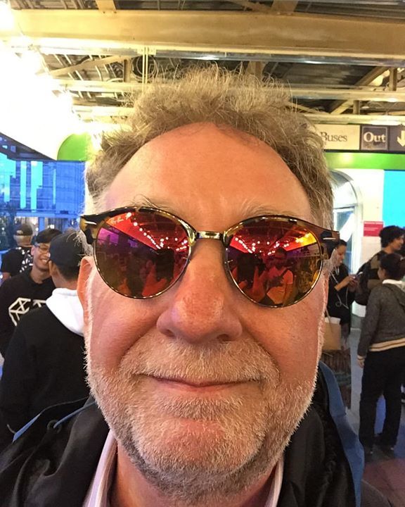 jamesema's tweet photo. New sunnies for the first day of summer. #sunglasses #rayban #round #clubmaster #mirror #orange #sunnies #raybanrox⦠https://t.co/tO4qFEWyz2