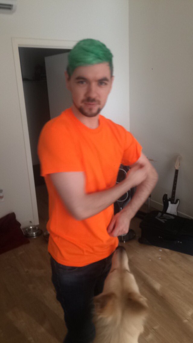 matthwatson's tweet photo. Farmers hate him! Learn how this man managed to look EXACTLY like a carrot. https://t.co/6W8cfflVdb