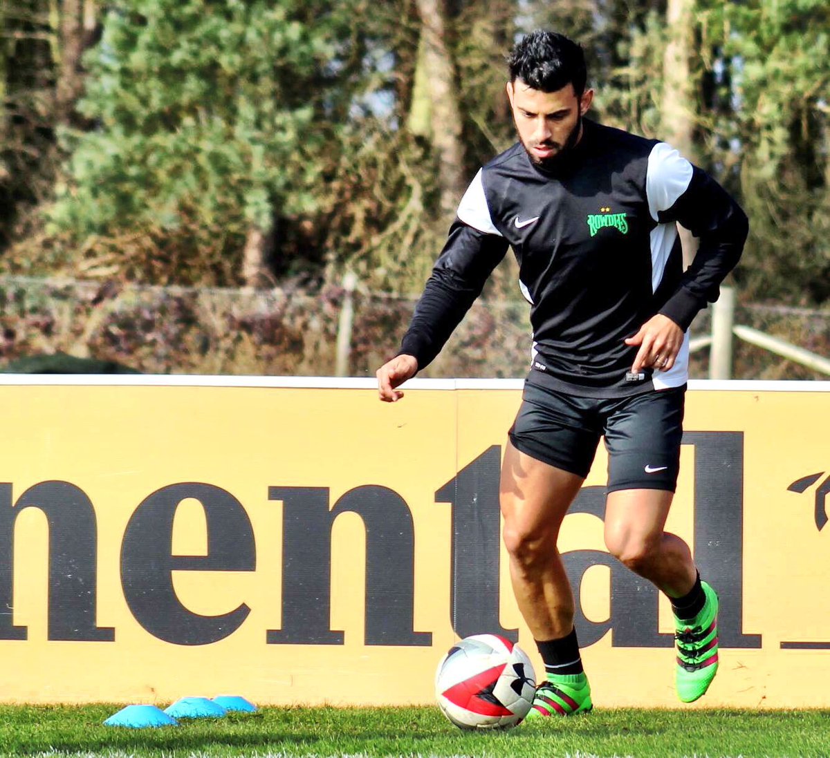 juanguerra16's tweet photo. Be humble, be hungry and always be the hardest worker in the room! ⚽️👊🏼 https://t.co/78DNTG3vjJ