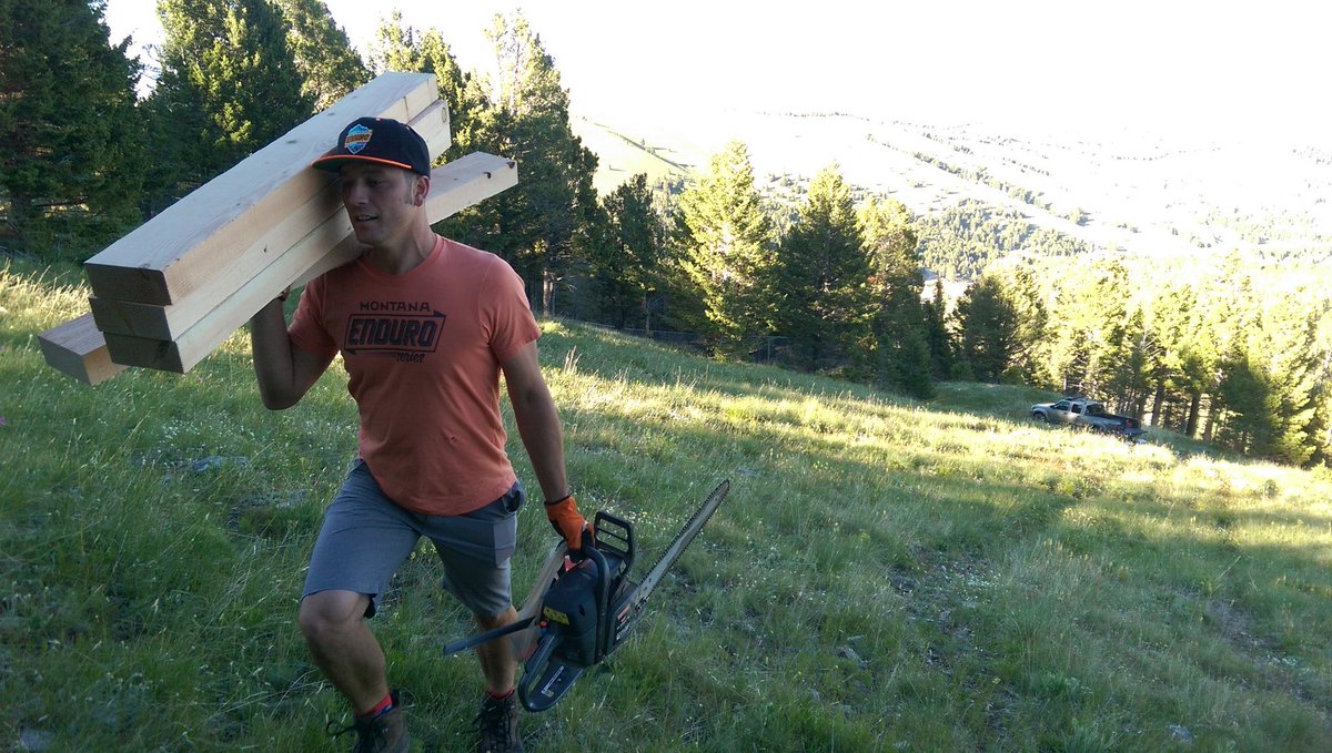 adventur406's tweet photo. Let's build this thing! W/ @lehman33  @MTbicycleguild https://t.co/v4PWF2r5i1