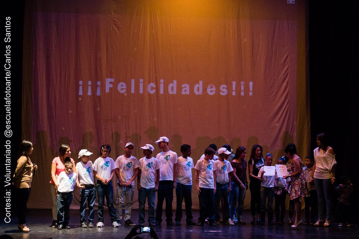 fundacnna's tweet photo. #FEDTI2016 #Fundacnna #PremiosFEDTI2016 Entrega #PremioalEsfuerzo #IEEGustavoSanchezRomero #IEEPedroGonzalezMelean https://t.co/EhlhWnzcR0