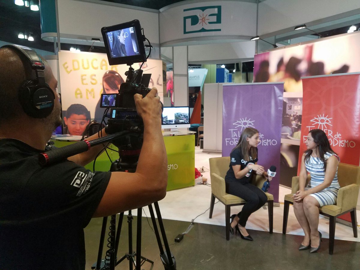 EDUCACIONPR's tweet photo. Hoy hubo visitantes y entrevistas en el exhibidor del @EDUCACIONPR en @virtualeduca https://t.co/ktjfqiUwoo