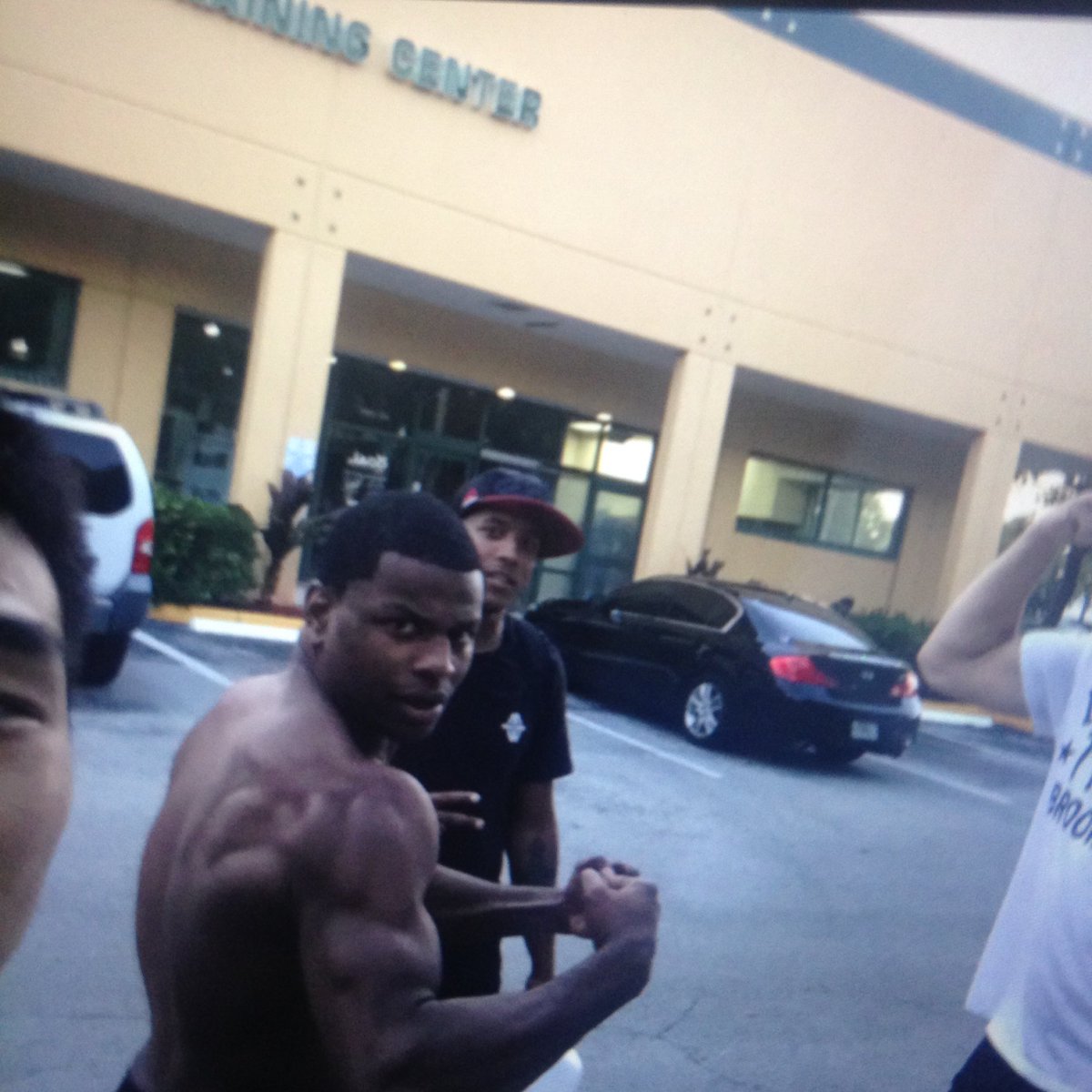 tclax149's tweet image. Did I mention im fighting in 4 days 👊🏾💪🏽😈 @blackzilians @EvanBoris @CoachGJones  #knockoutpower @DrCPeacock